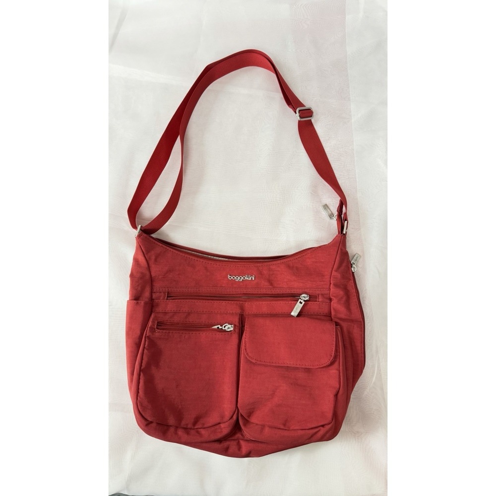 Baggallini Everywhere Bagg Black Nylon Crossbody Travel Bag with RFID Wristlet